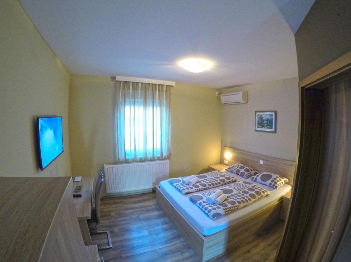 Apartments And Rooms Rea Свети-Мартин-на-Мору Экстерьер фото